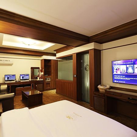 Bucheon Sr Hotel Екстер'єр фото