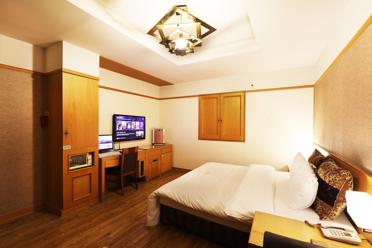 Bucheon Sr Hotel Екстер'єр фото