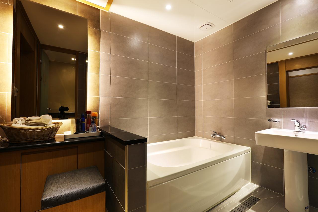 Bucheon Sr Hotel Екстер'єр фото